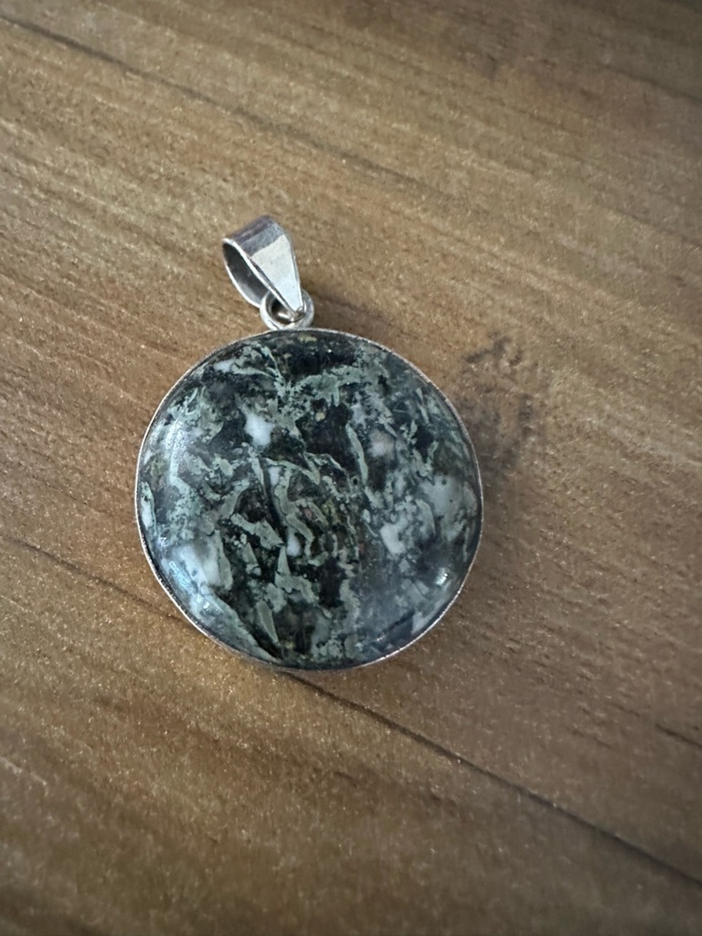 Vintage 925 Silver Pendant Necklace with Green-Gray Moss Agate